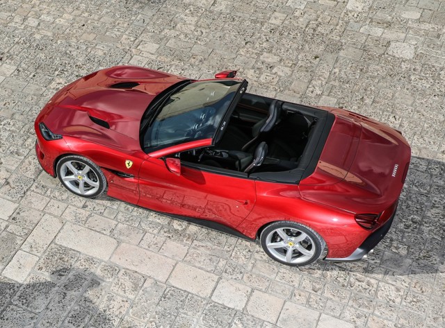 Ferrari Portofino photo 17