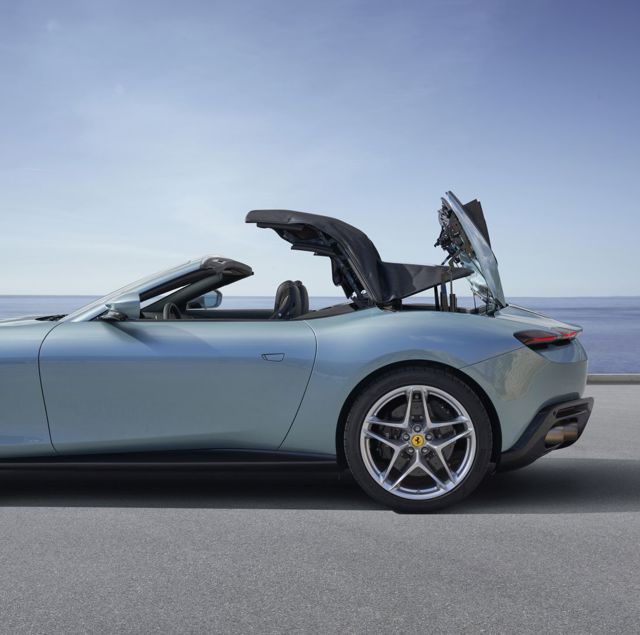 Ferrari Roma Convertible photo 10
