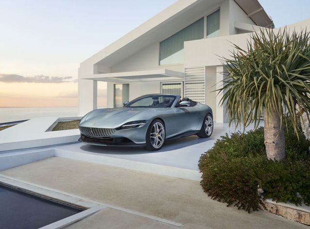 Ferrari Roma Convertible photo 4