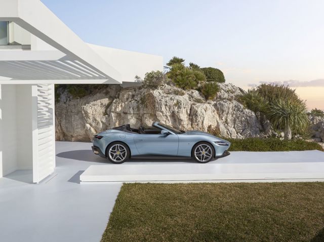 Ferrari Roma Convertible photo 5