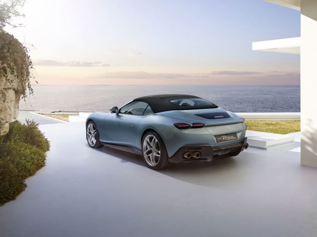 Ferrari Roma Convertible photo 6