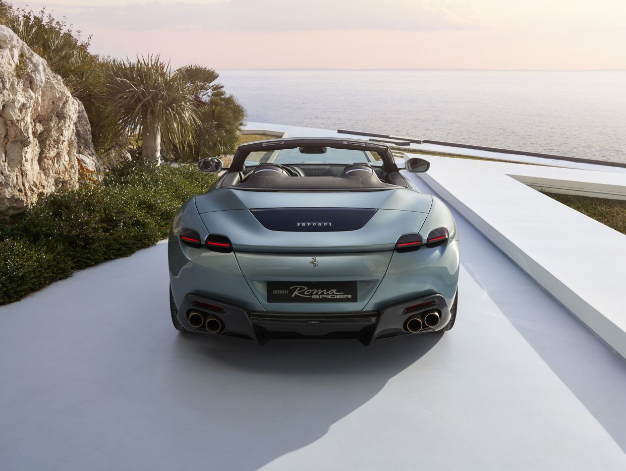 Ferrari Roma Convertible photo 7
