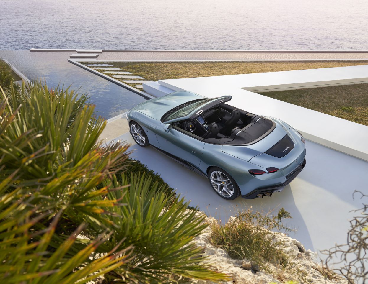 Ferrari Roma Convertible photo 8