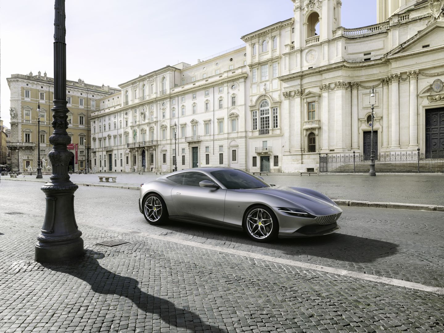 Ferrari Roma photo 2