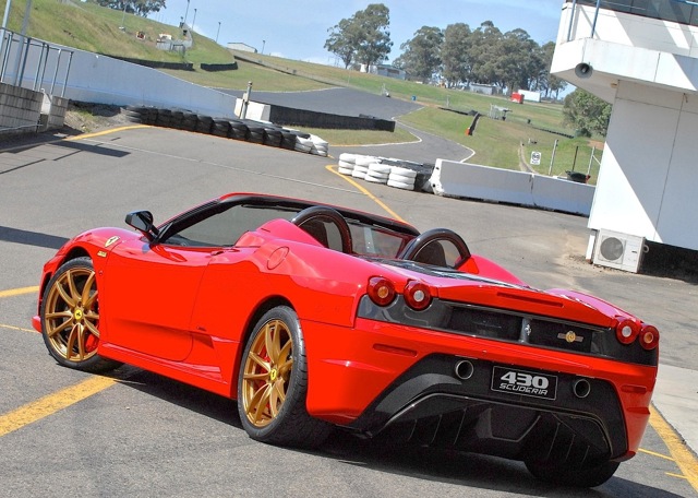 Ferrari Scuderia Spider foto 13
