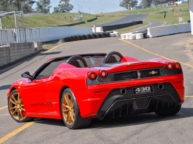 Ferrari Scuderia Spider foto 18