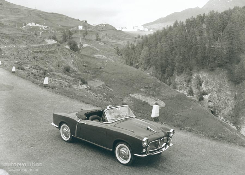 Fiat 1200 Spider photo 3
