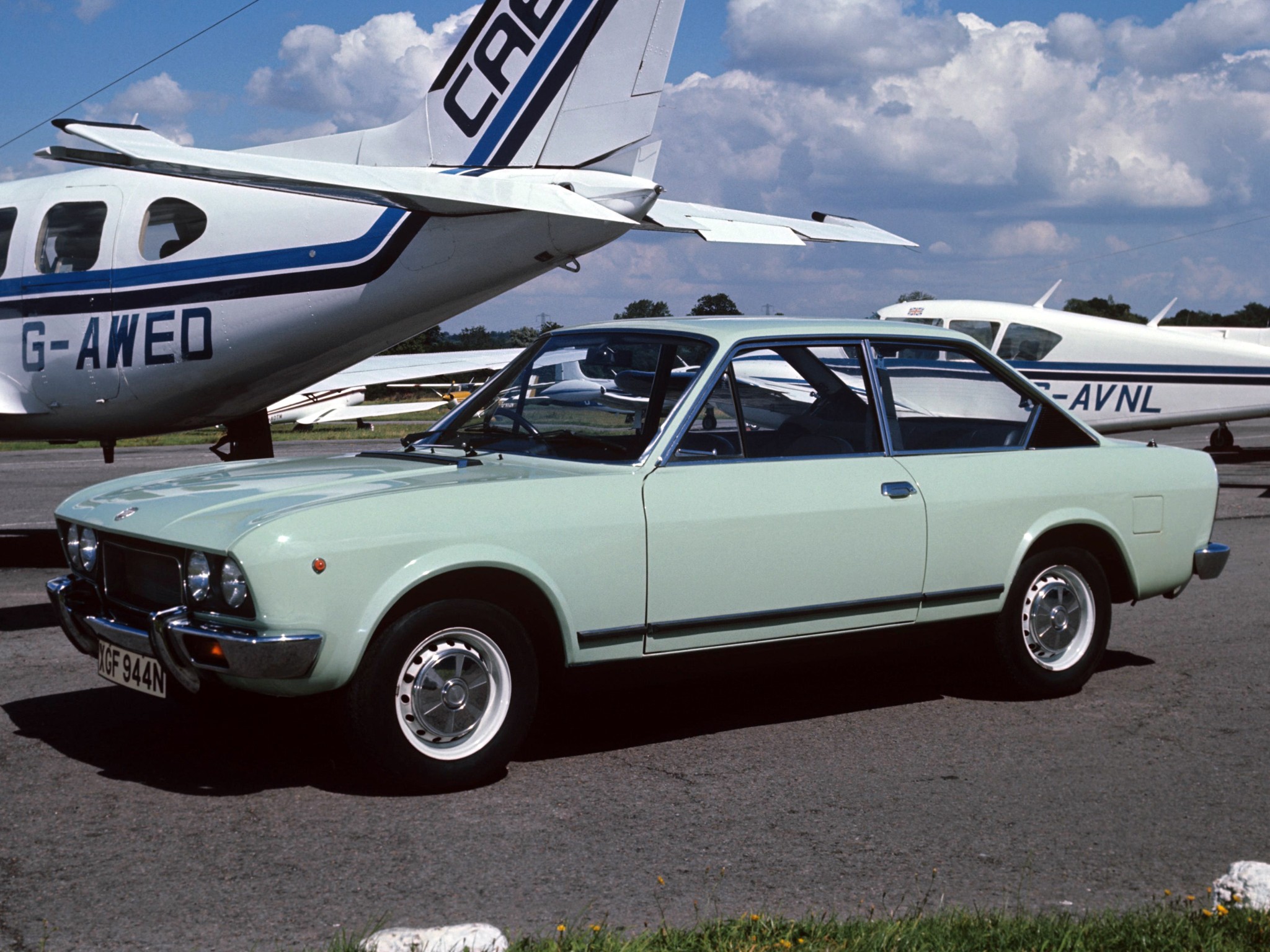 Fiat 124 Coupe photo 4