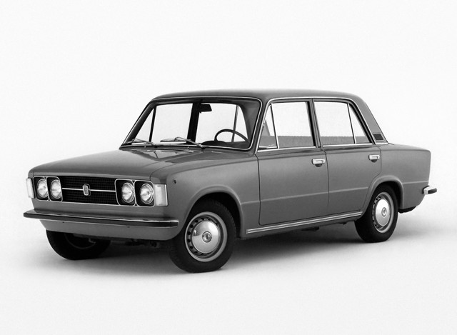 Fiat 124 Saloon photo 12