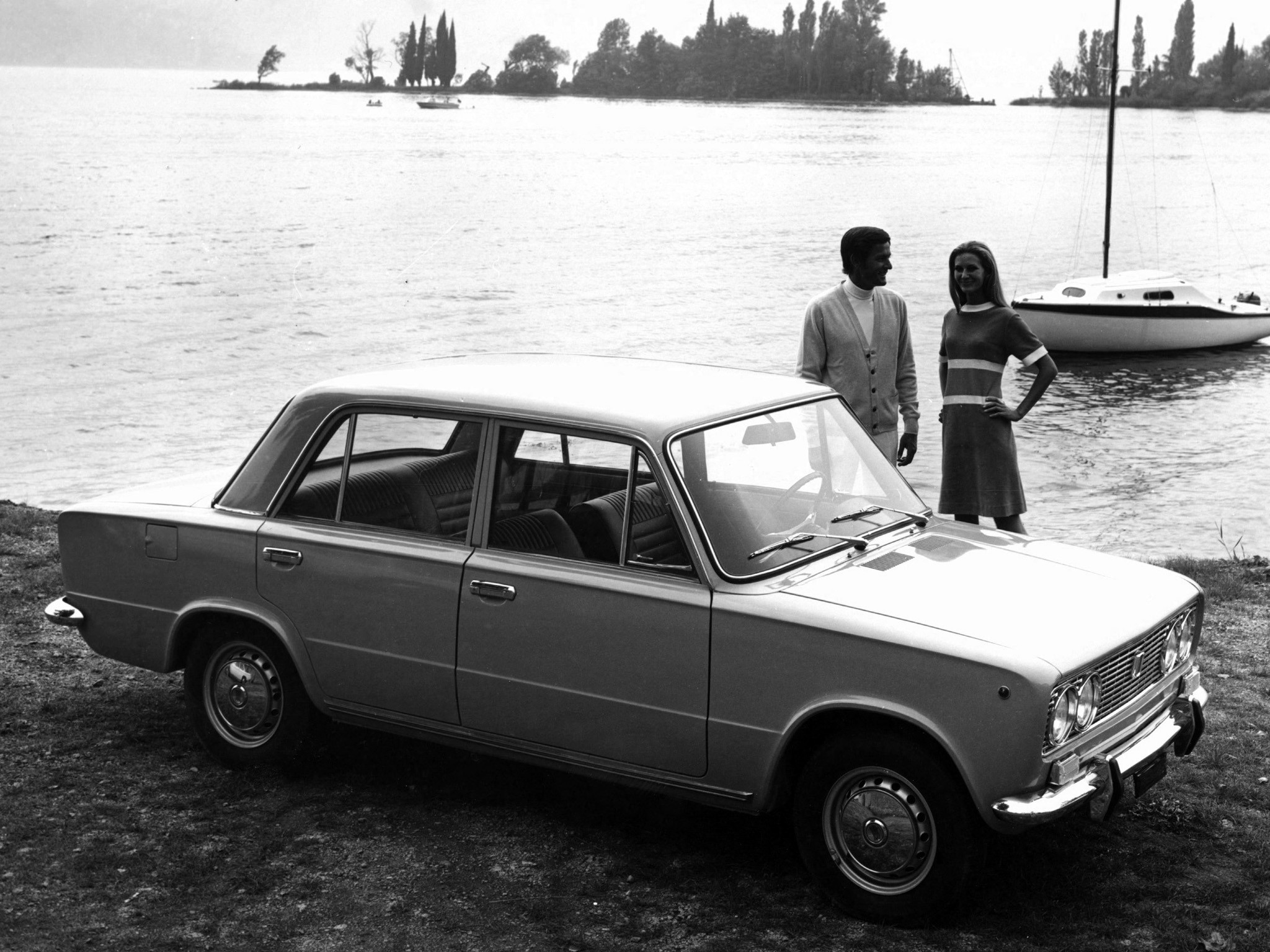 Fiat 124 Saloon photo 17