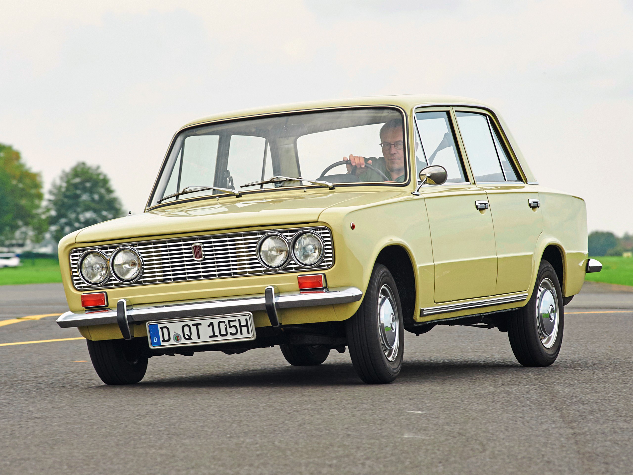 Fiat 124 Saloon photo 18