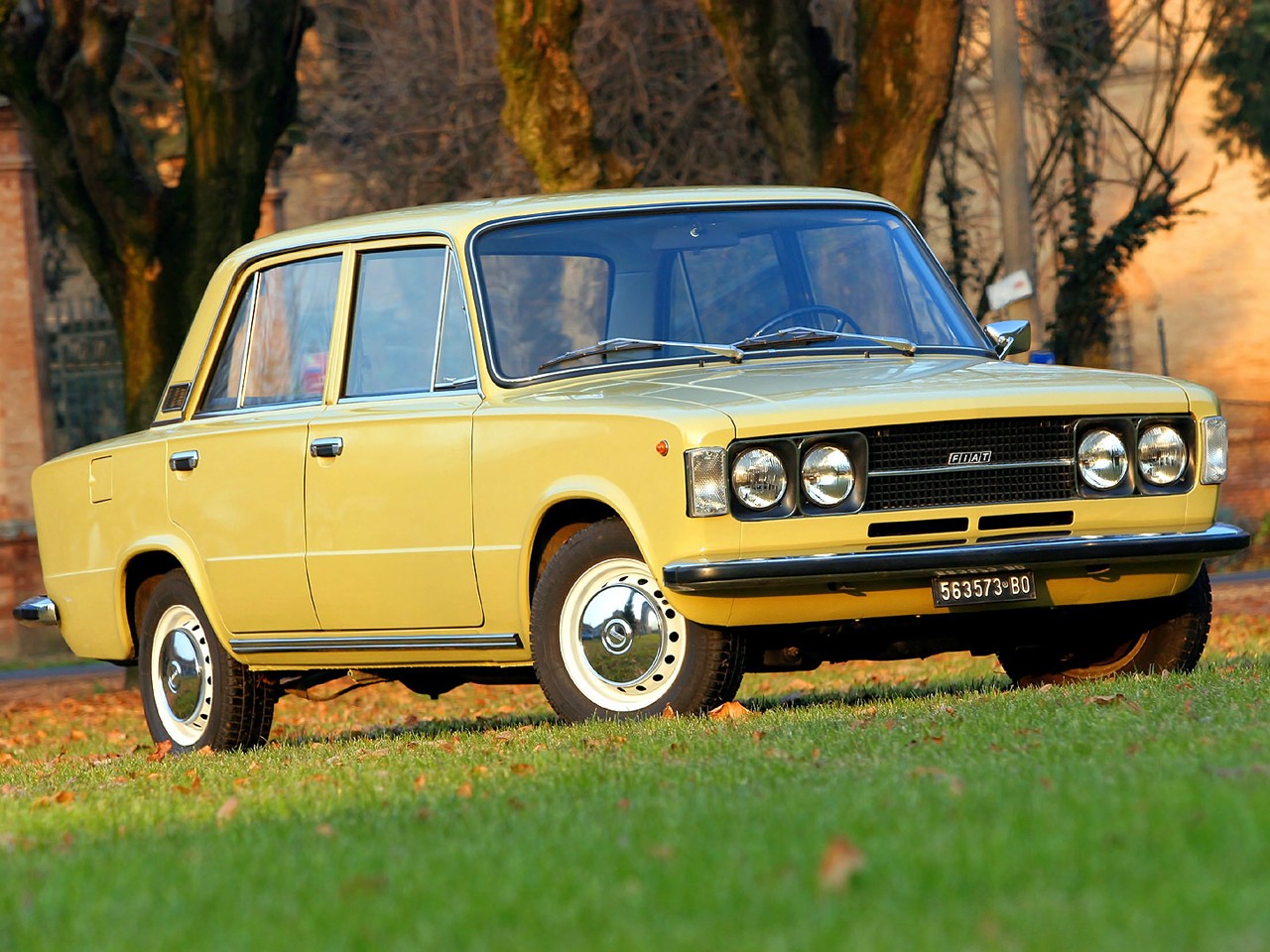 Fiat 124 Saloon photo 7