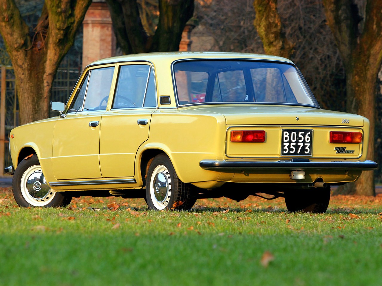 Fiat 124 Saloon photo 8