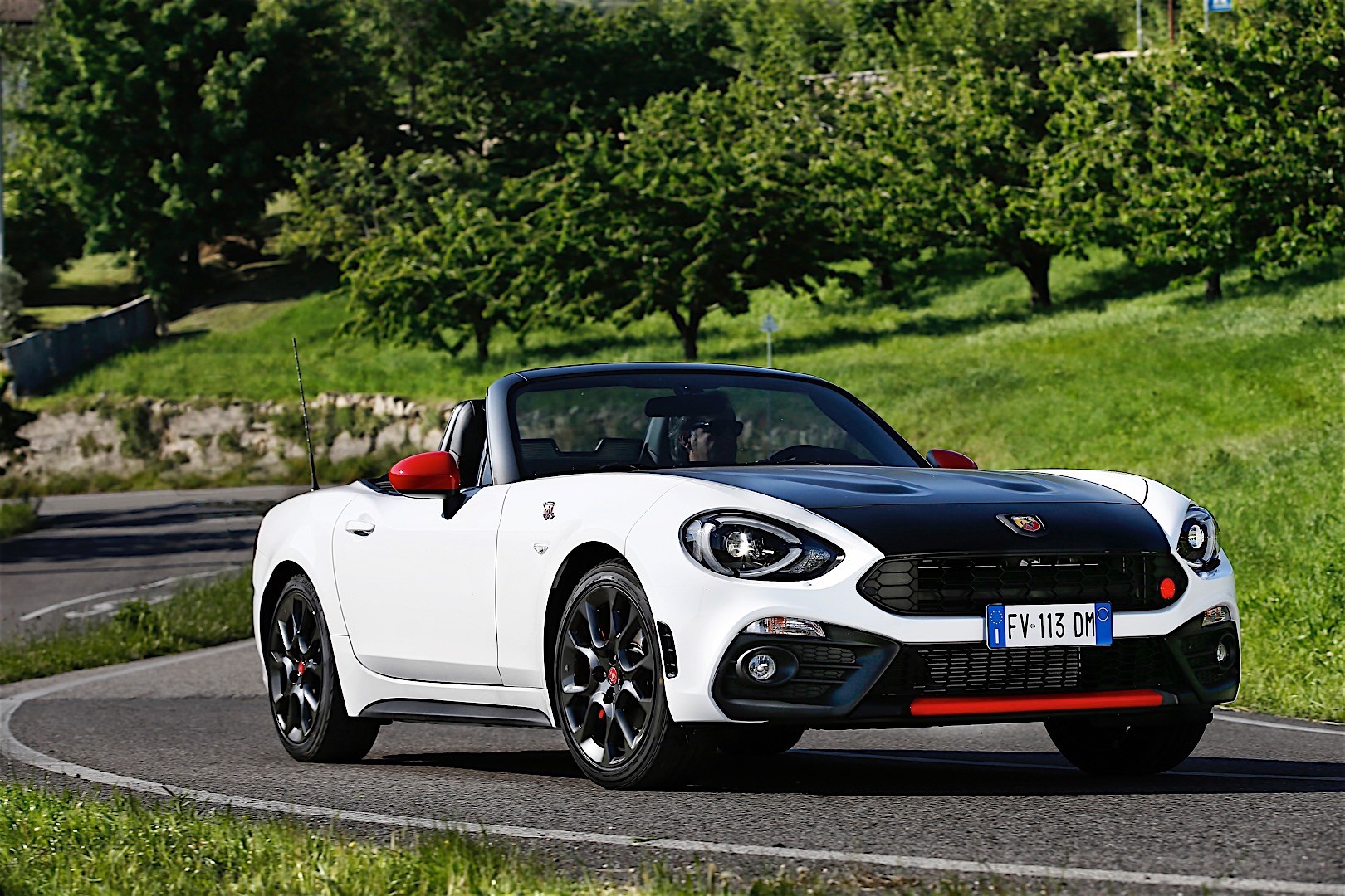 Fiat 124 Spider photo 7