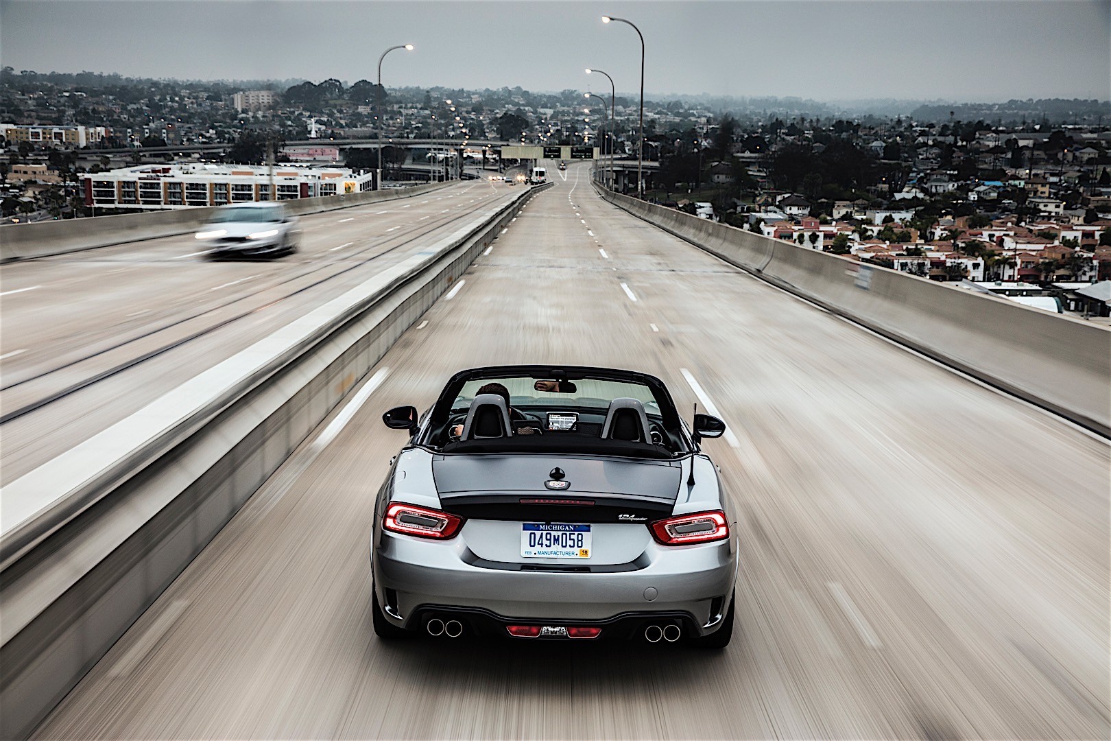 Fiat 124 Spider photo 26
