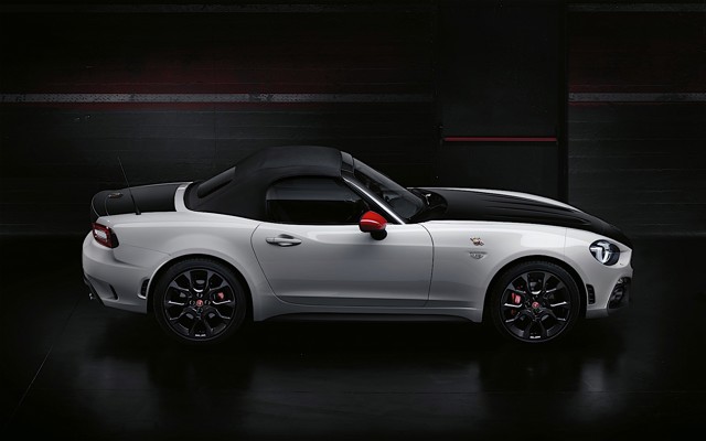 Fiat 124 Spider photo 29