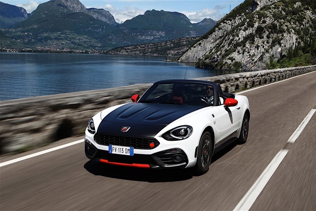 Fiat 124 Spider photo 34