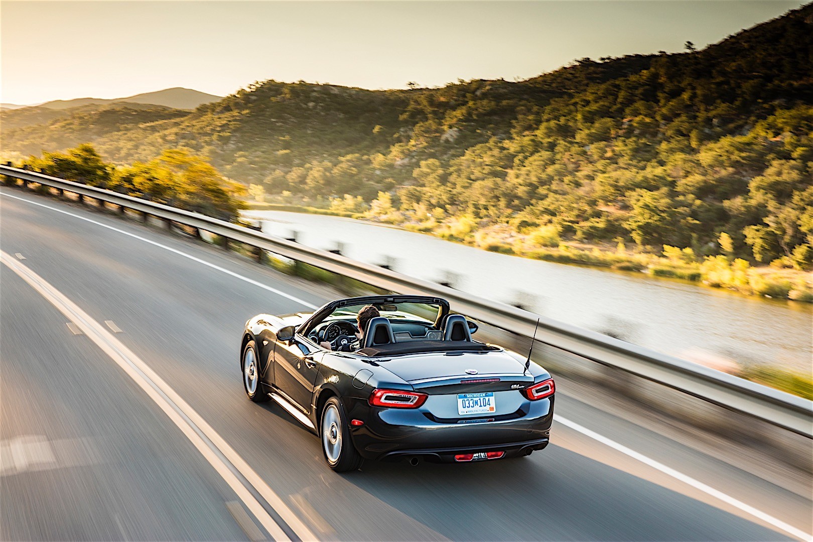 Fiat 124 Spider photo 11