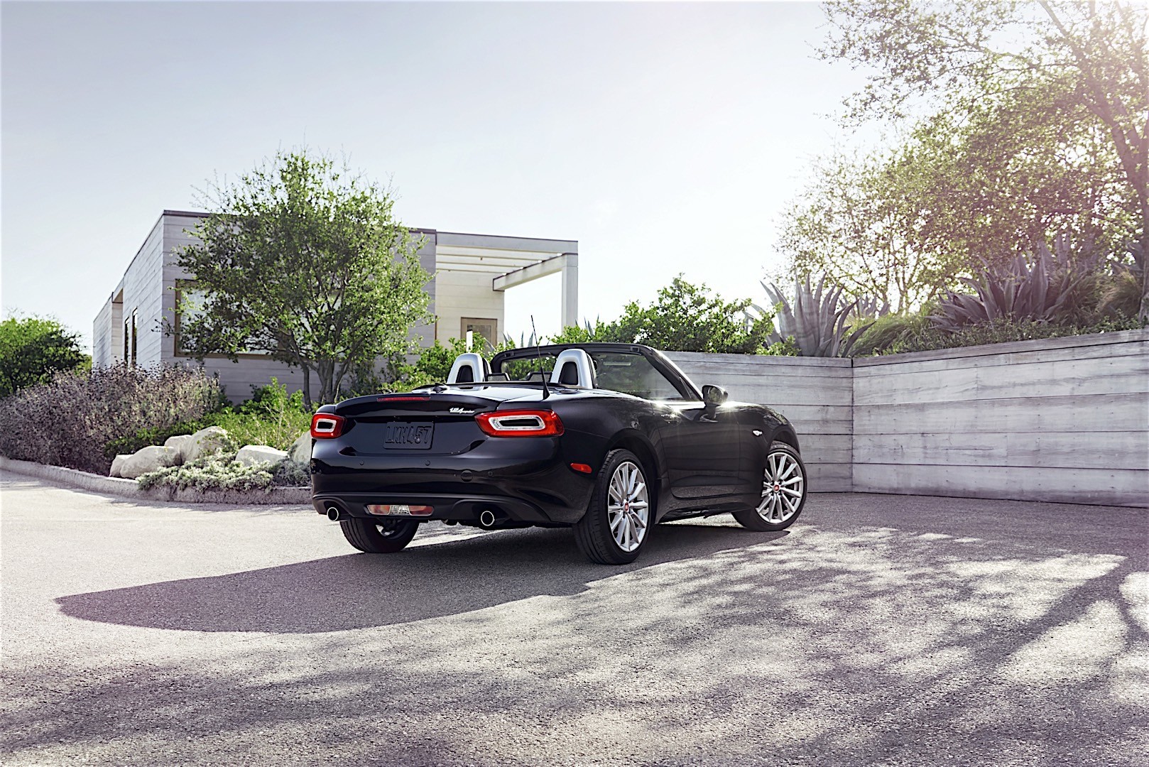 Fiat 124 Spider photo 12