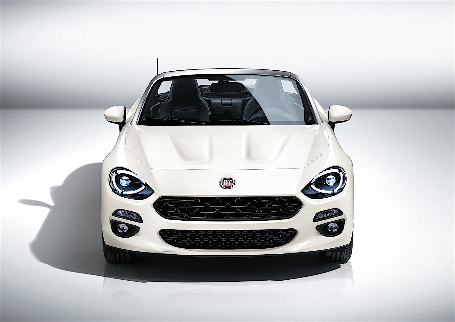 Fiat 124 Spider photo 18
