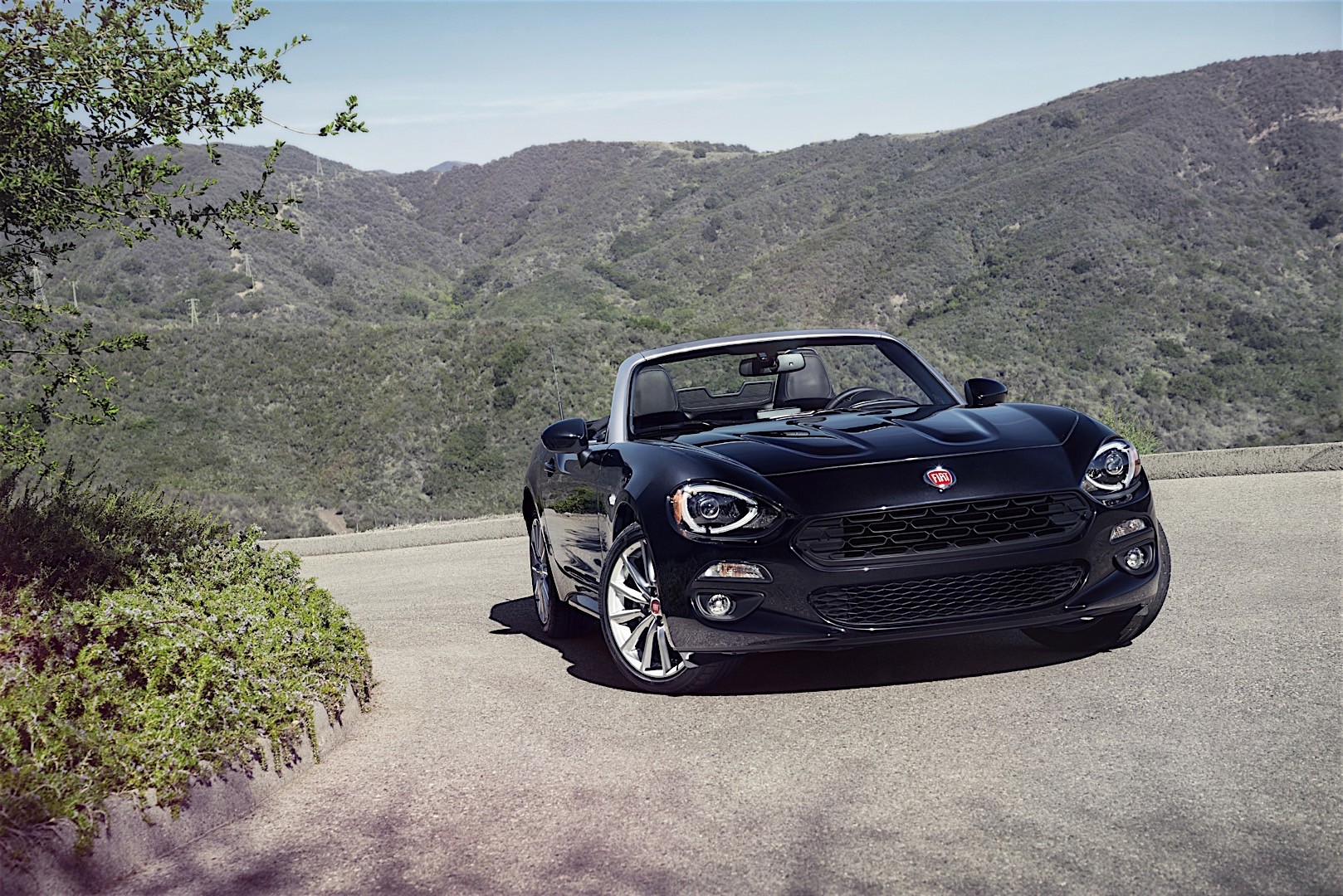 Fiat 124 Spider photo 20