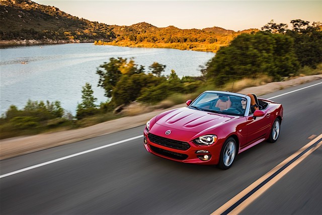 Fiat 124 Spider photo 22