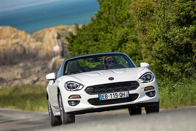 Fiat 124 Spider photo 24