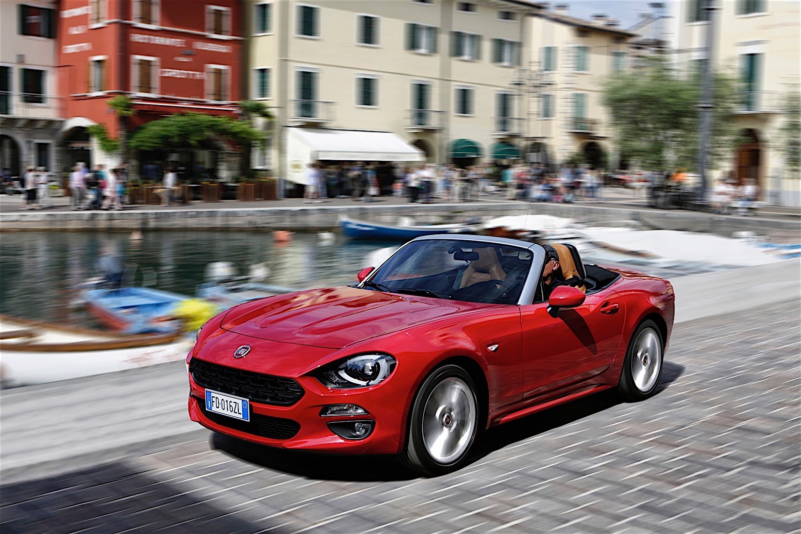 Fiat 124 Spider photo 26