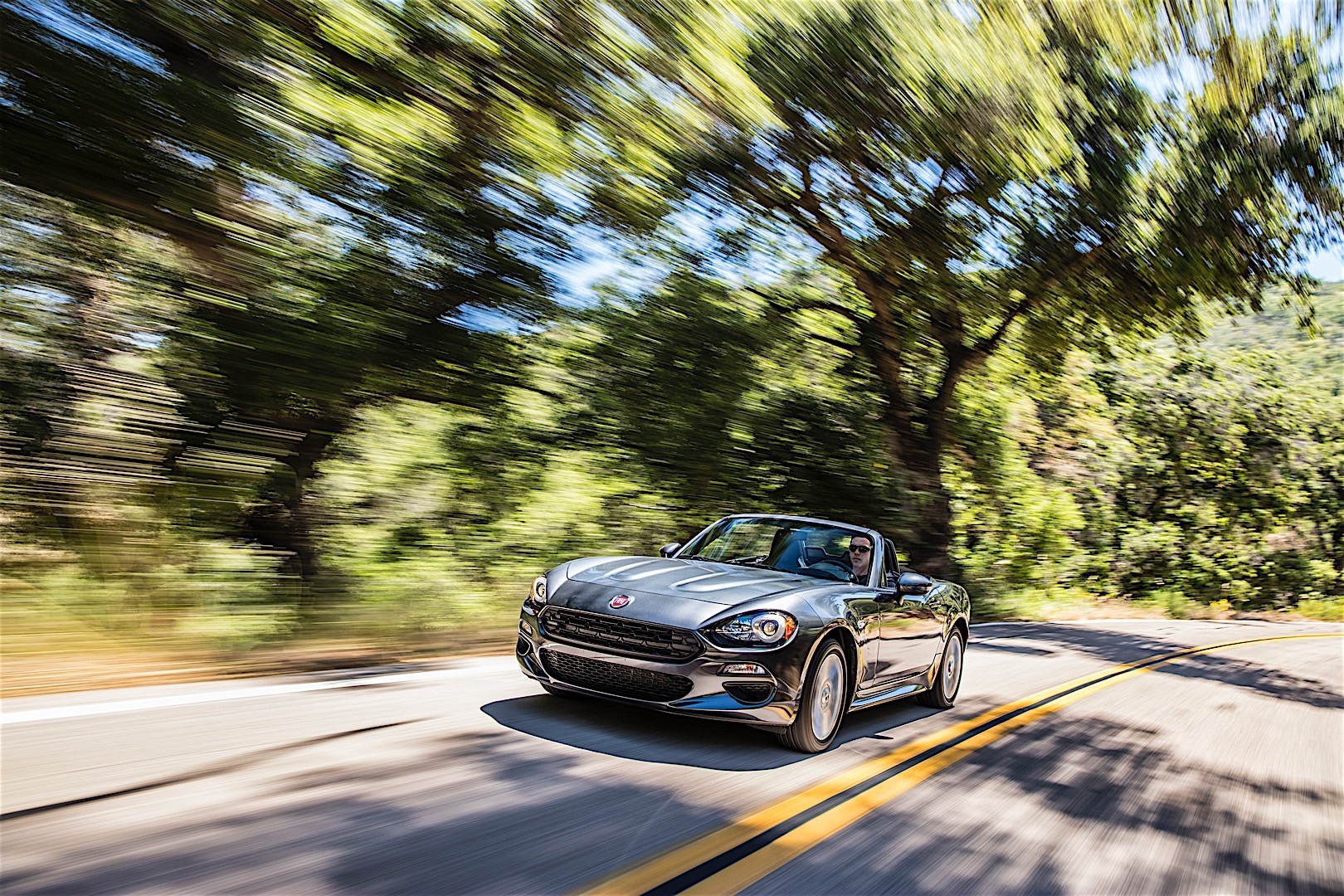 Fiat 124 Spider photo 29