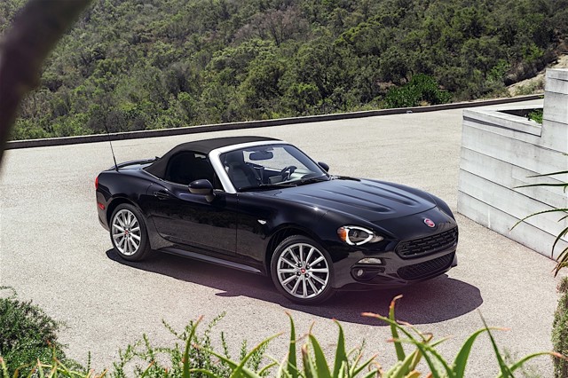 Fiat 124 Spider photo 32