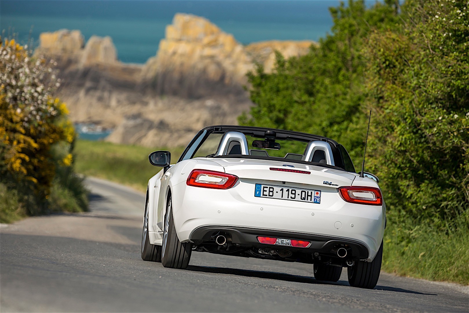Fiat 124 Spider photo 34