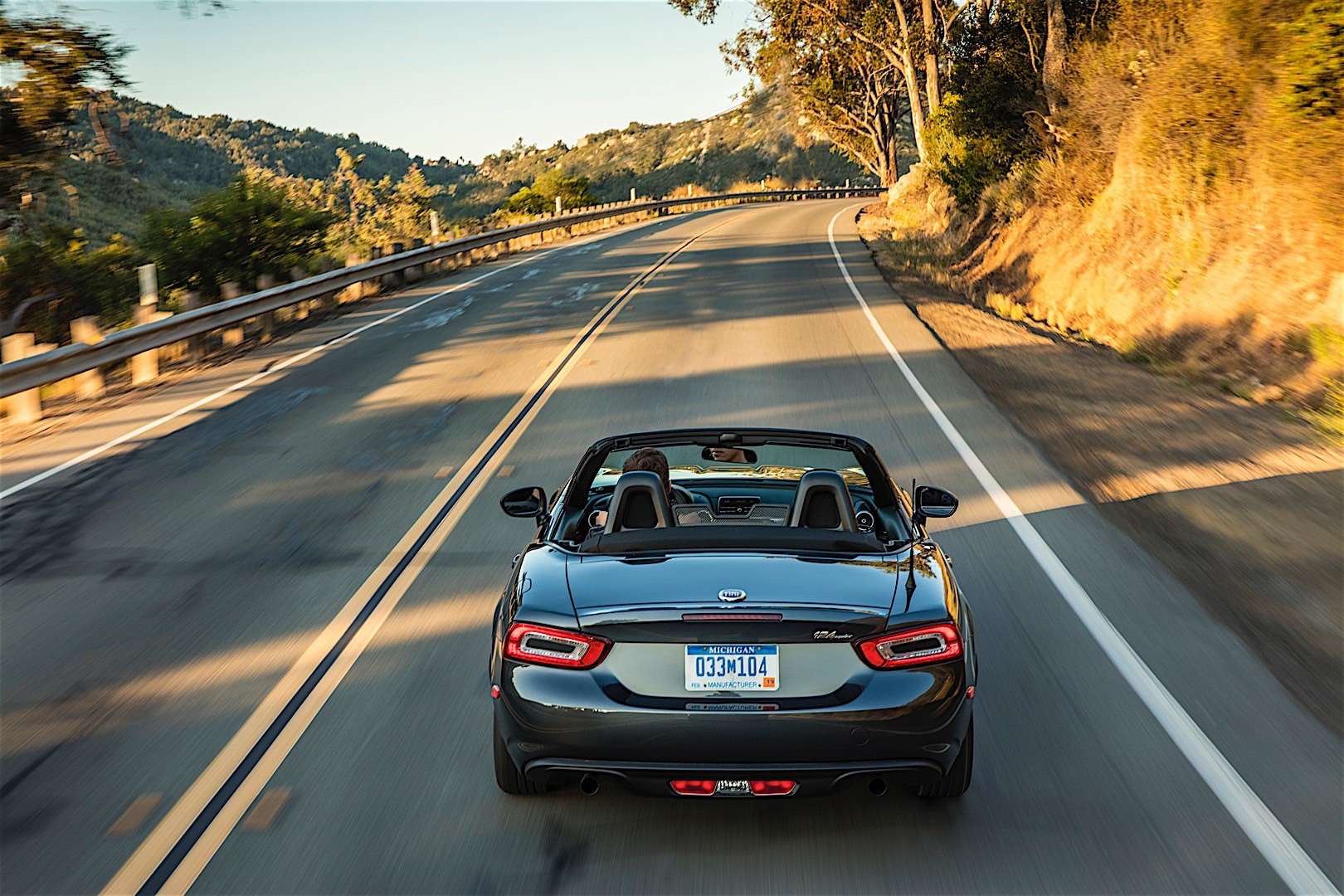 Fiat 124 Spider photo 38