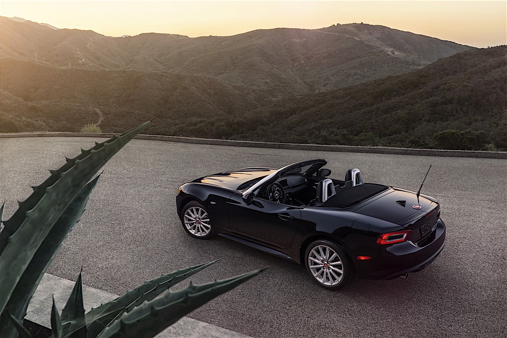 Fiat 124 Spider photo 39