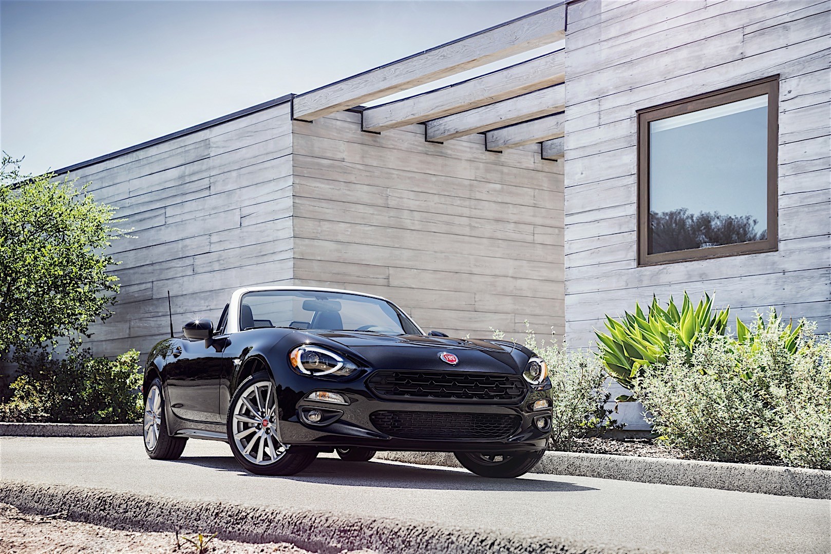 Fiat 124 Spider photo 42