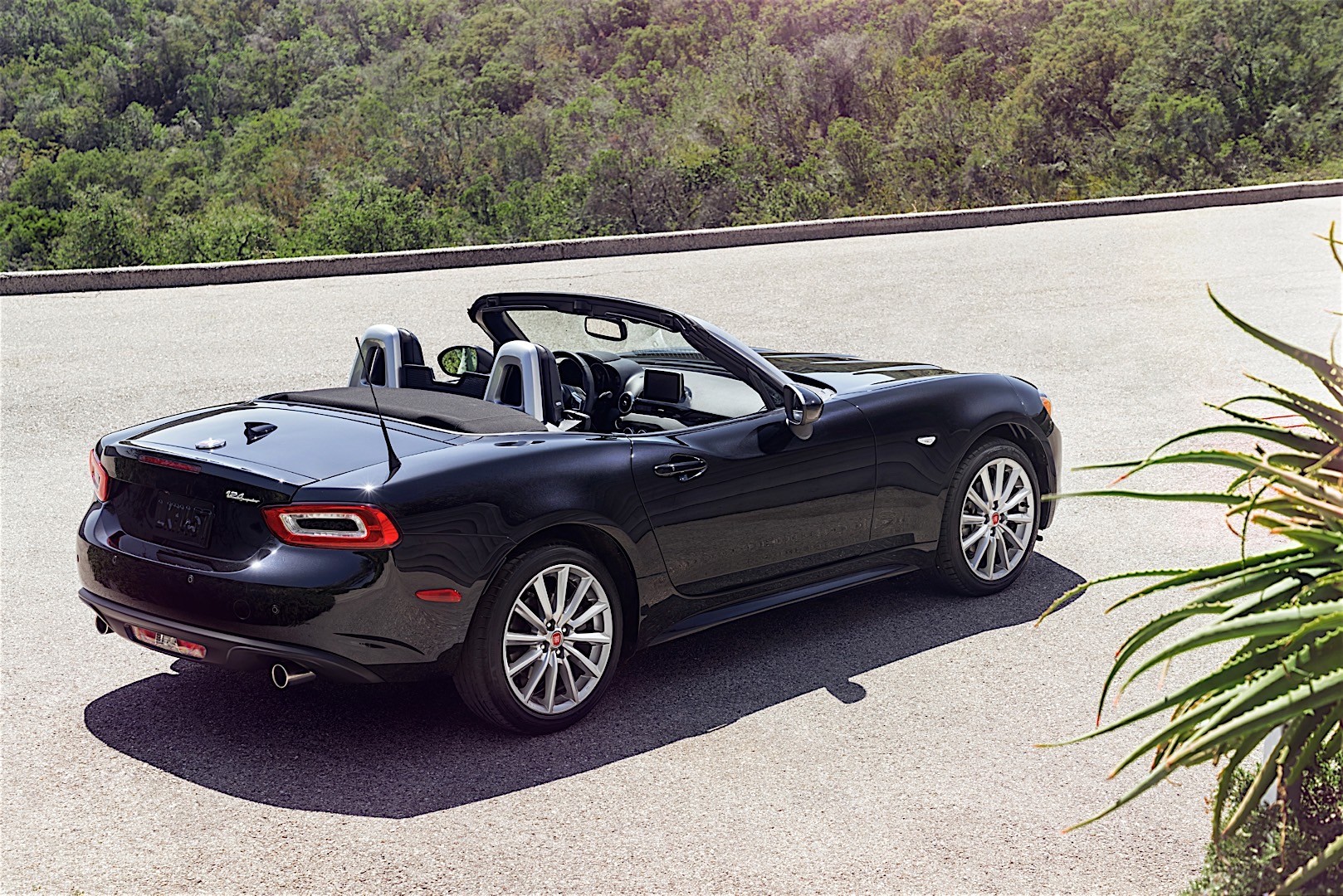 Fiat 124 Spider photo 43