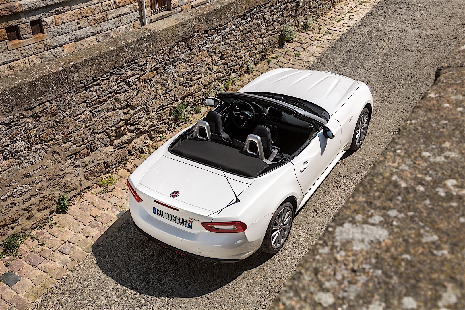 Fiat 124 Spider photo 47