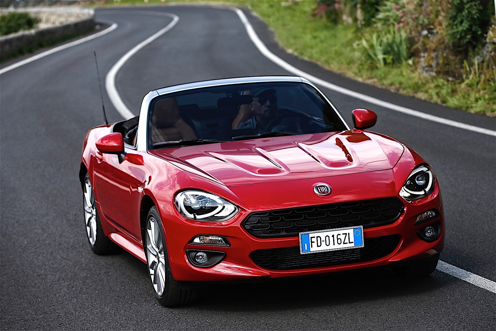 Fiat 124 Spider photo 50