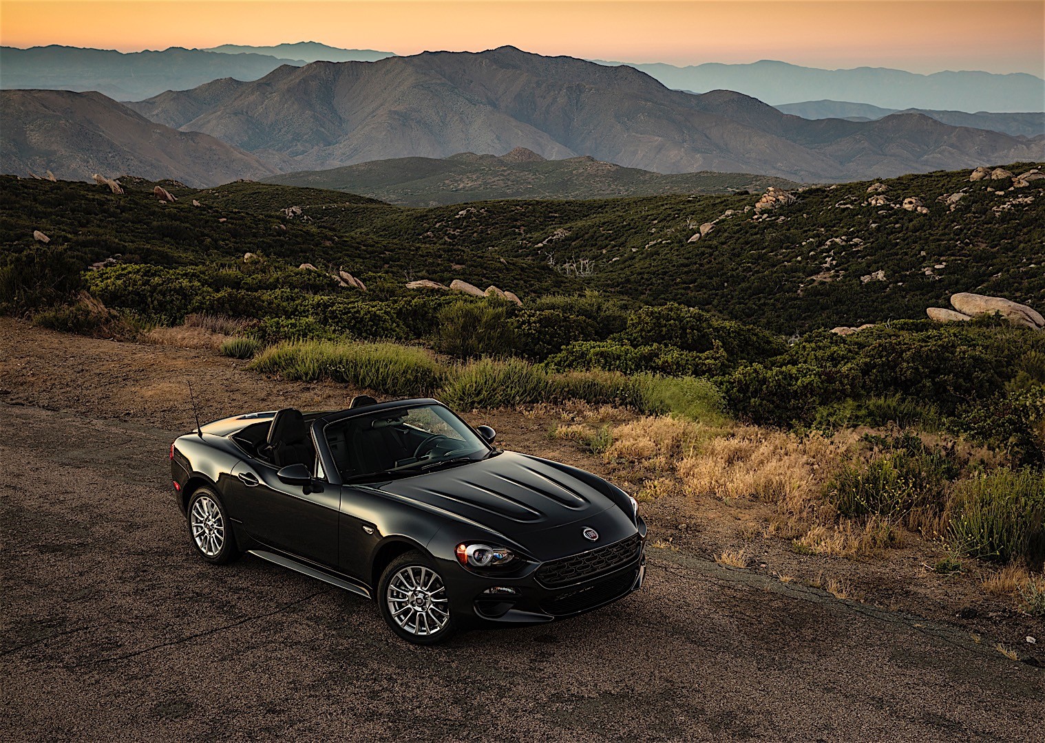 Fiat 124 Spider photo 53