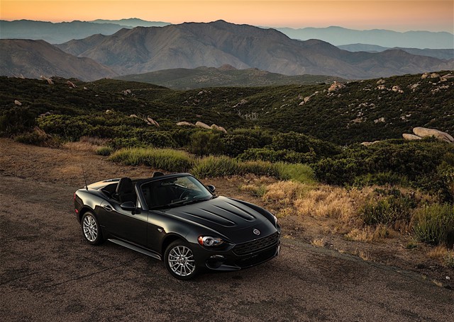 Fiat 124 Spider photo 53