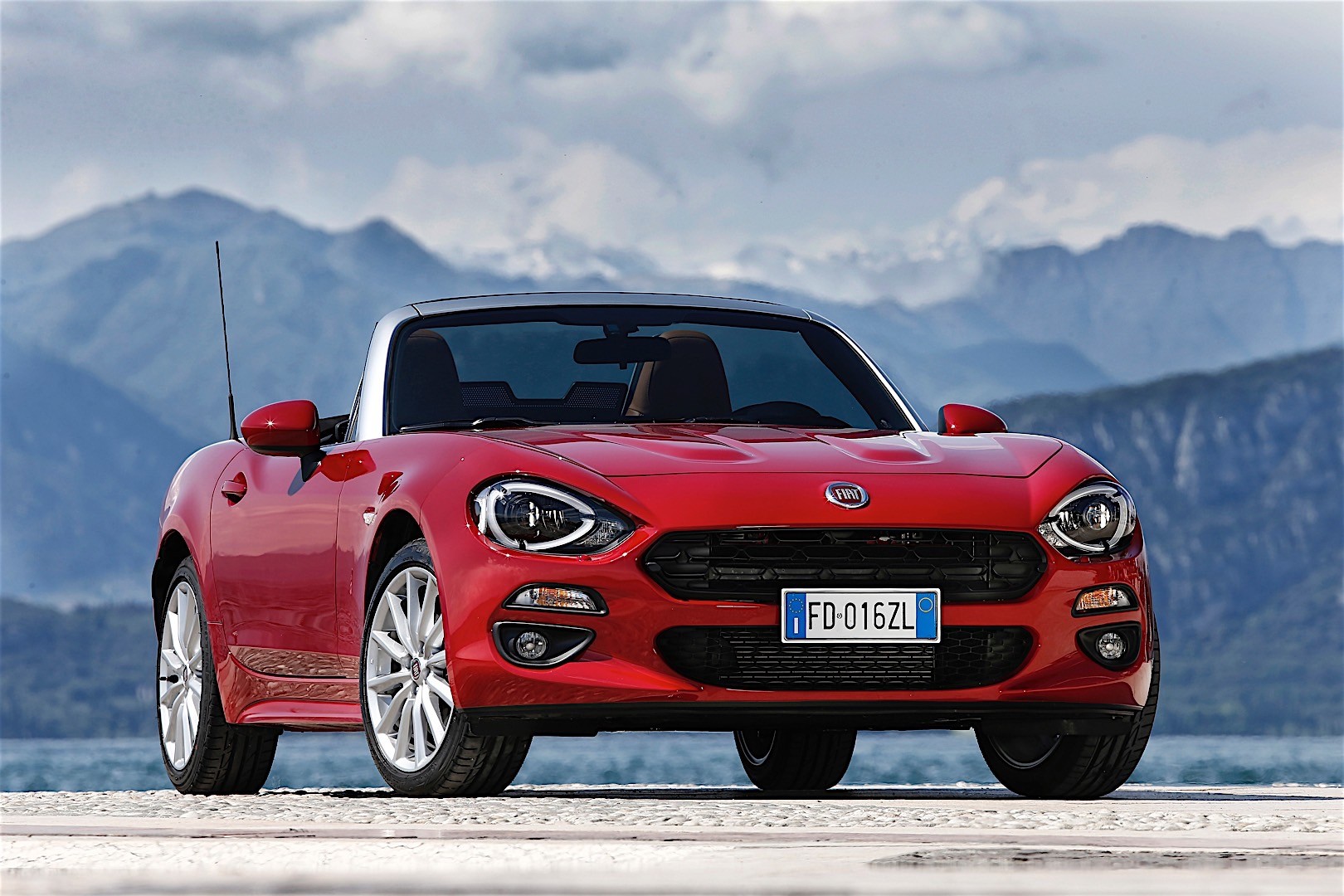Fiat 124 Spider photo 58