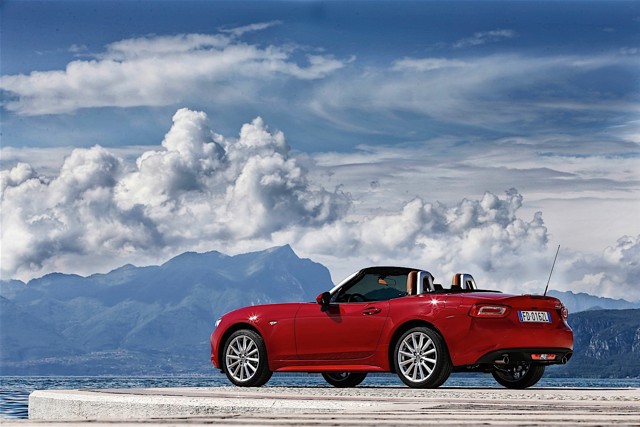 Fiat 124 Spider photo 59