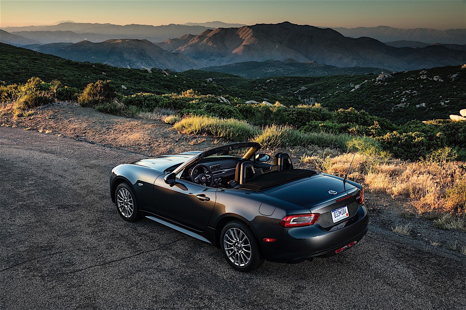 Fiat 124 Spider photo 62