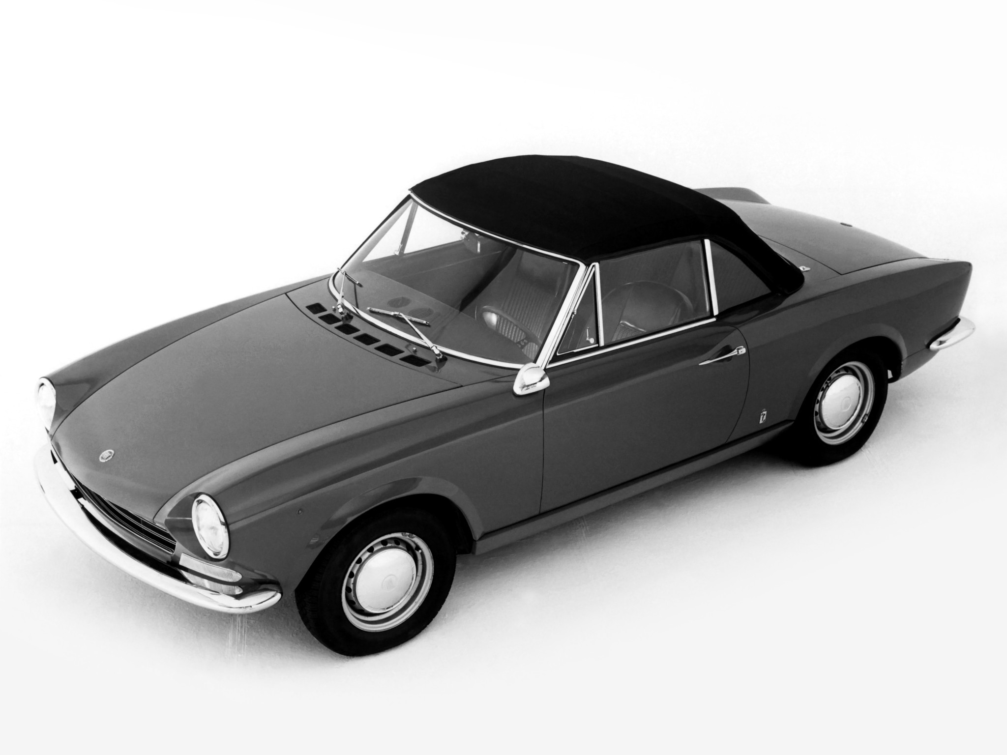 Fiat 124 Spider photo 10