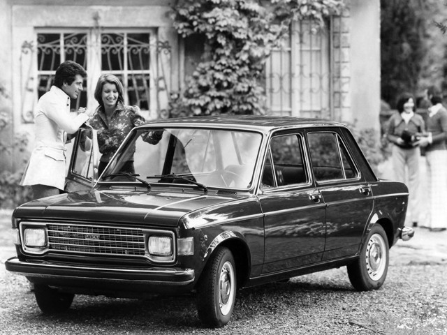 Fiat 128 Saloon foto 7