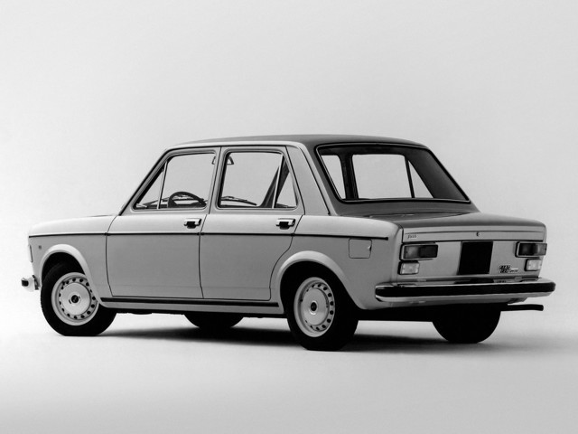 Fiat 128 Saloon foto 9