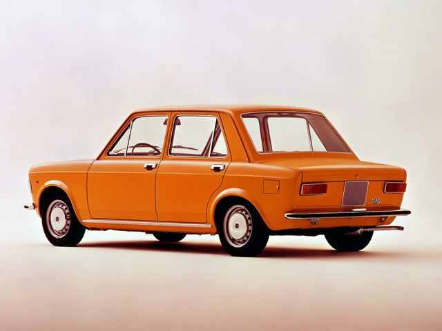 Fiat 128 Saloon foto 11