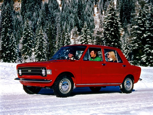 Fiat 128 Saloon foto 12