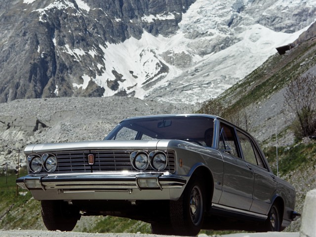 Fiat 130 Limousine Foto 10