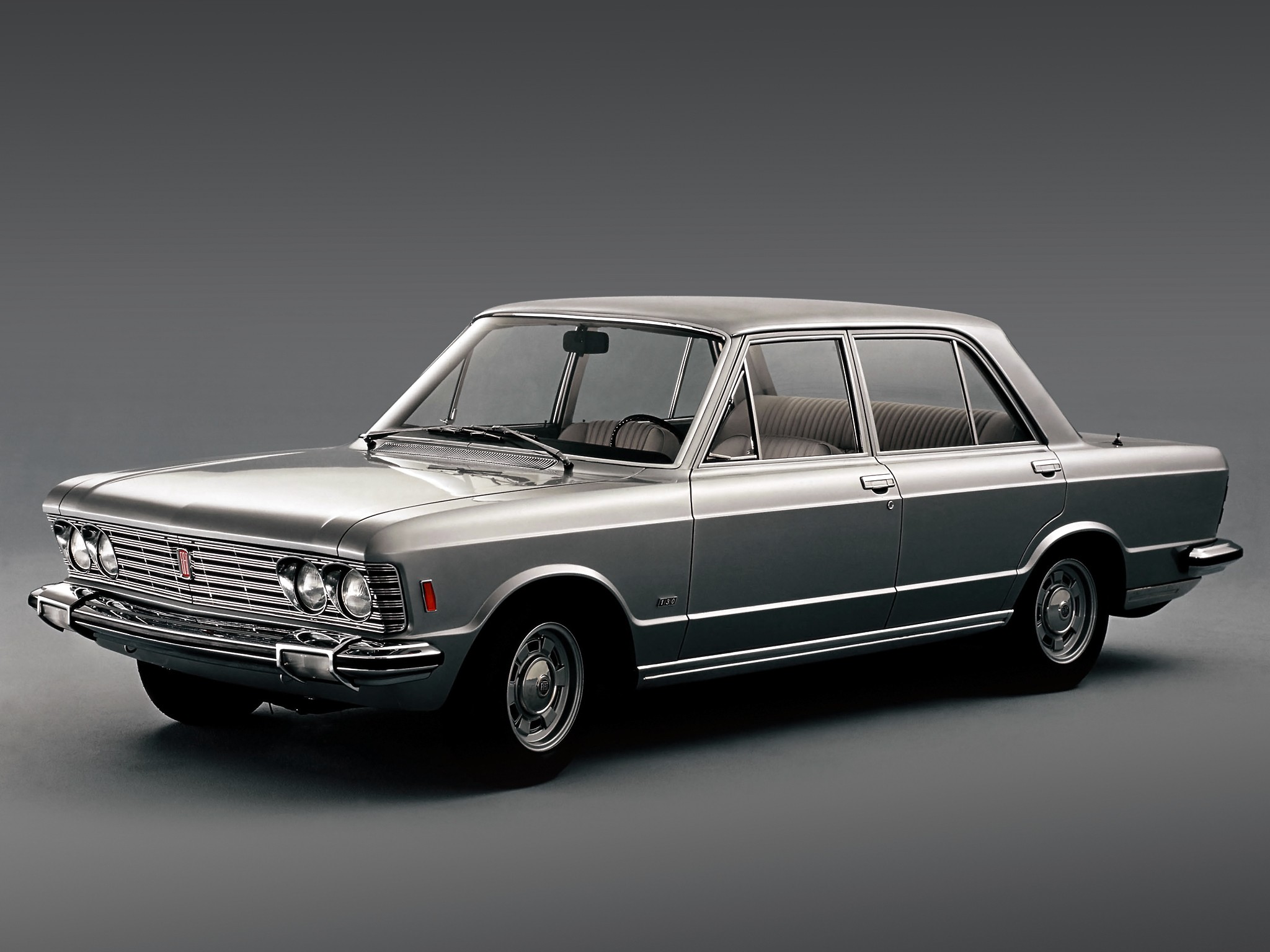 Fiat 130 Limousine photo 13