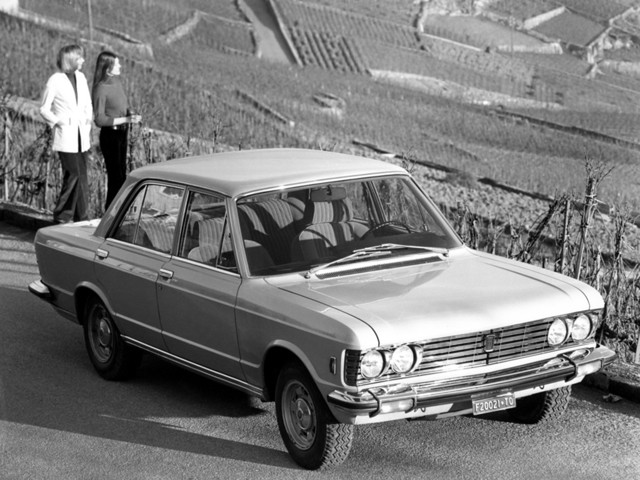 Fiat 130 Limousine Foto 7